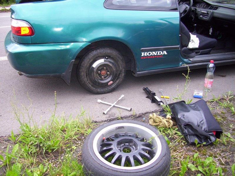 Ona se normálně rozpárala :)