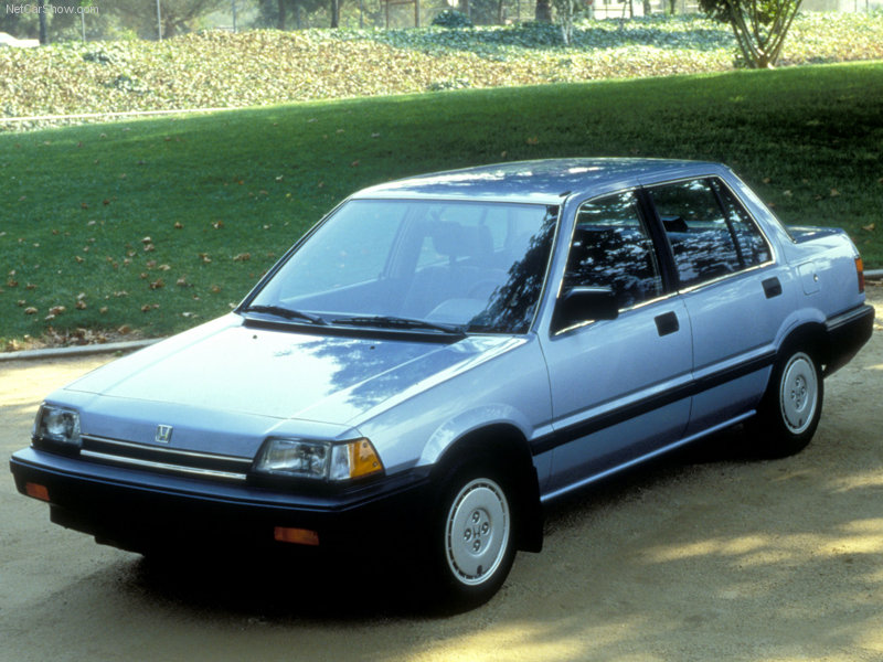 Včera jsem u nás ve vesnici potkal klučinu v C3g sedan