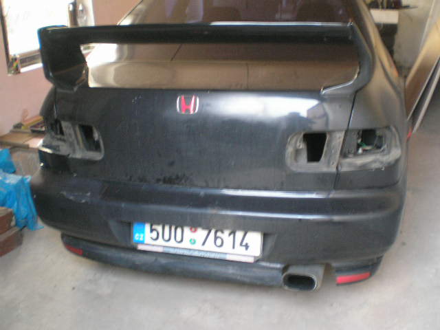 Jen otázka. vyměnil by někdo tenhle nárazník a kufr za origo?