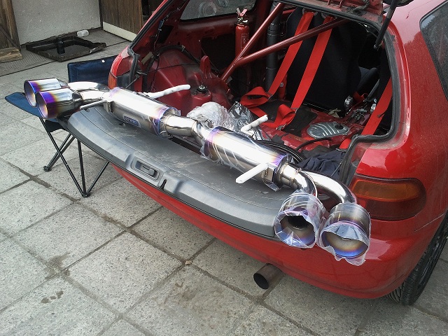 Konečně přišel výfuk