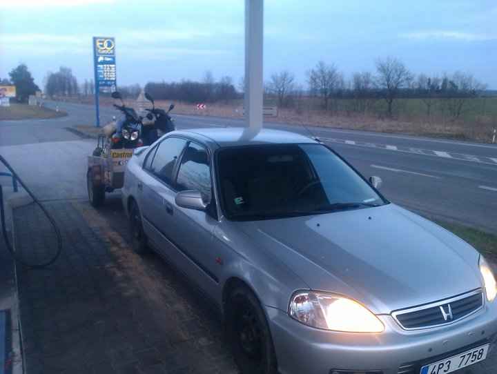 Plzeň- Jablonec nad Nisou- Šumperk- Plzeň(800 Km)=dvě koťata :-P