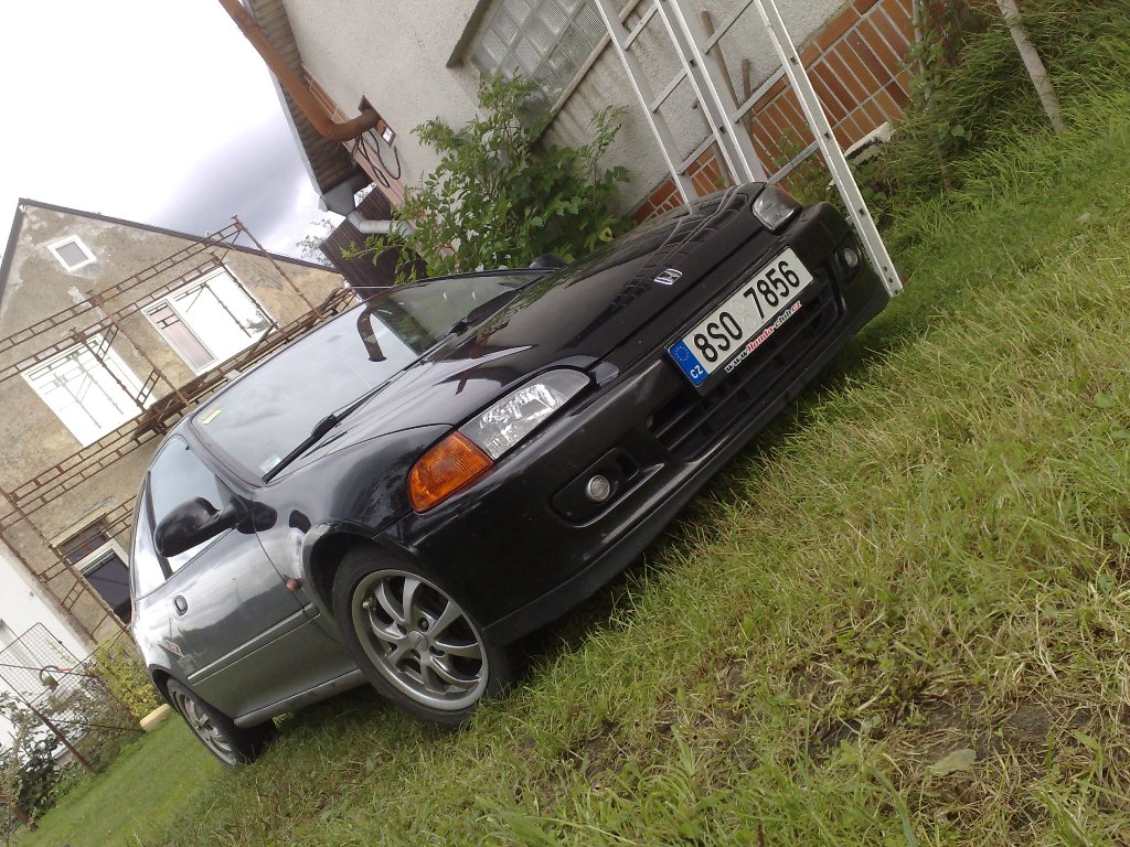 dnes slaví 3roky u mě :-)