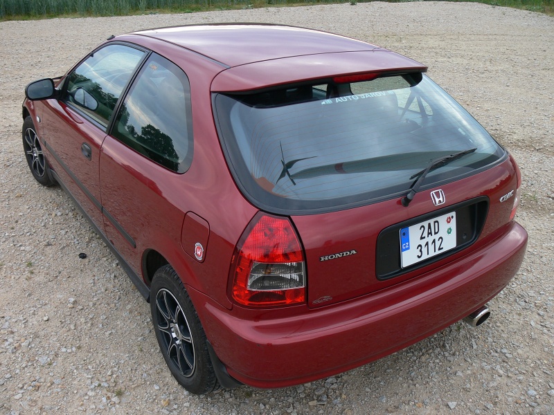 Pod větrnou elektrárnou