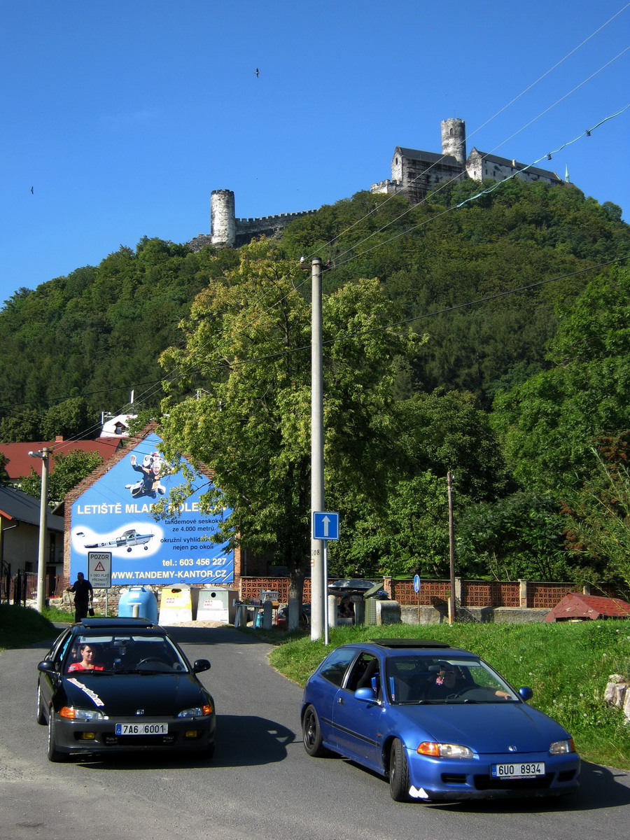 Hondy včera 1.: Pod Bezdězem