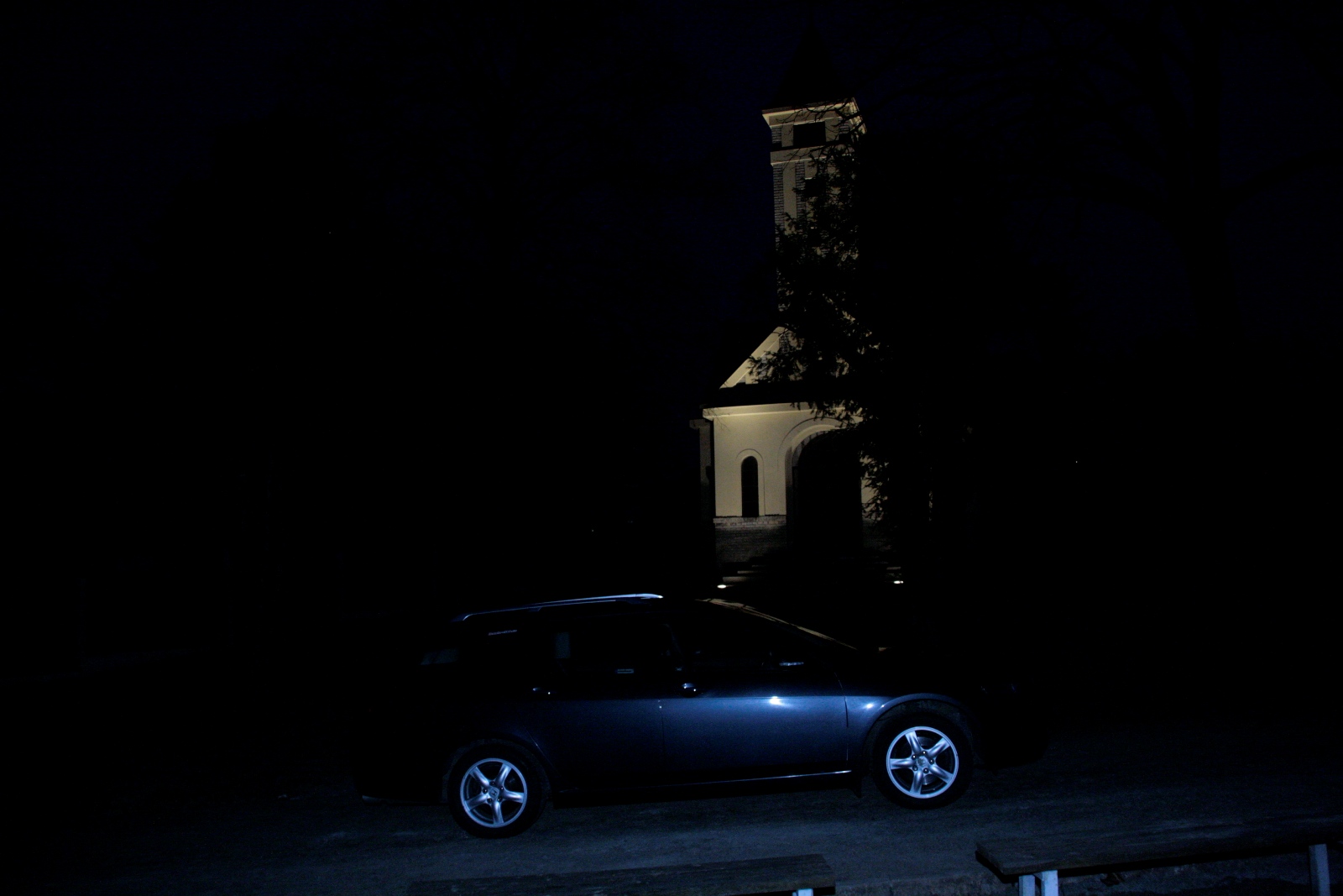 Pohřebák u hřbitova... :-)