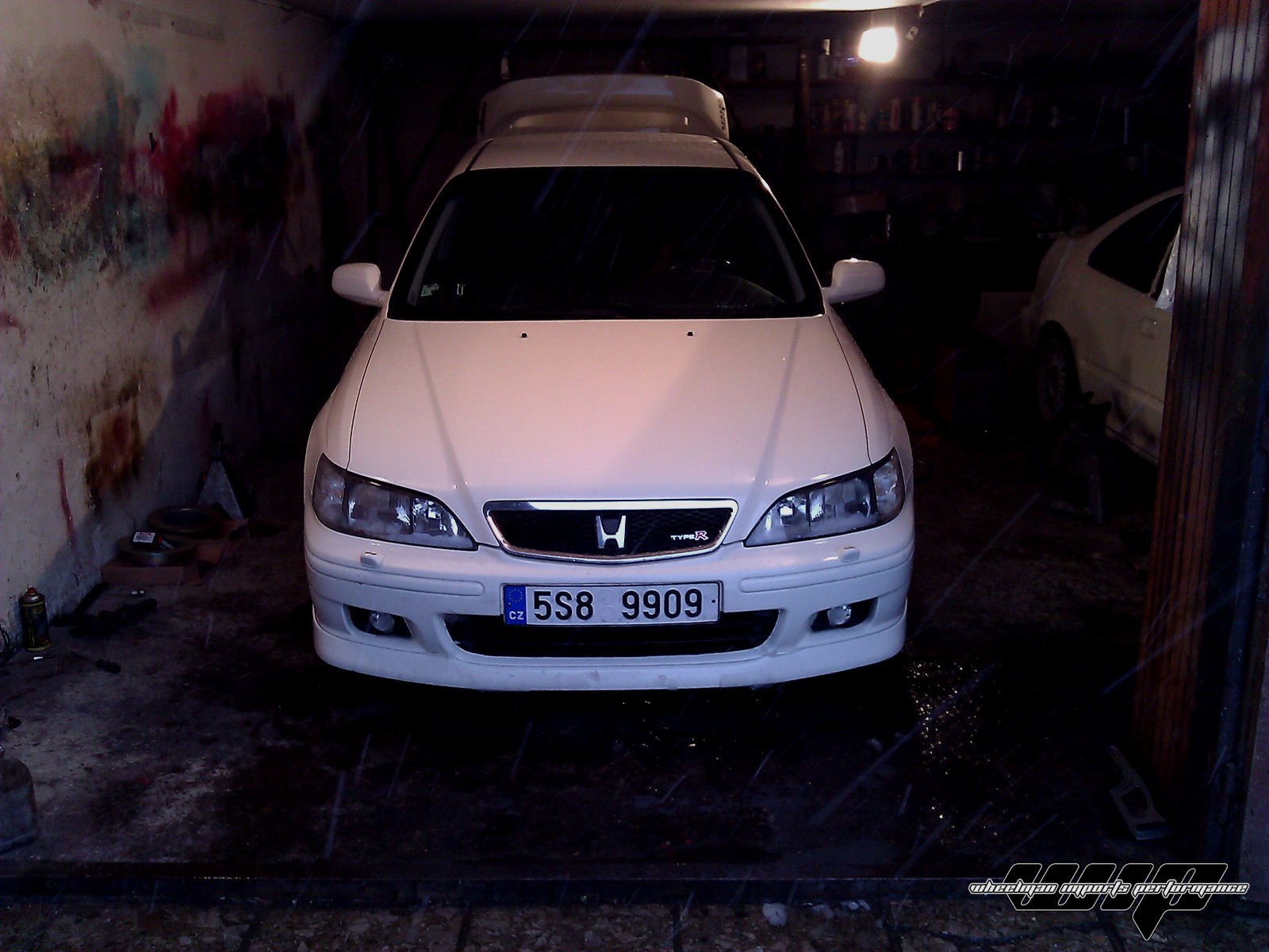 jedna aktuální garážová