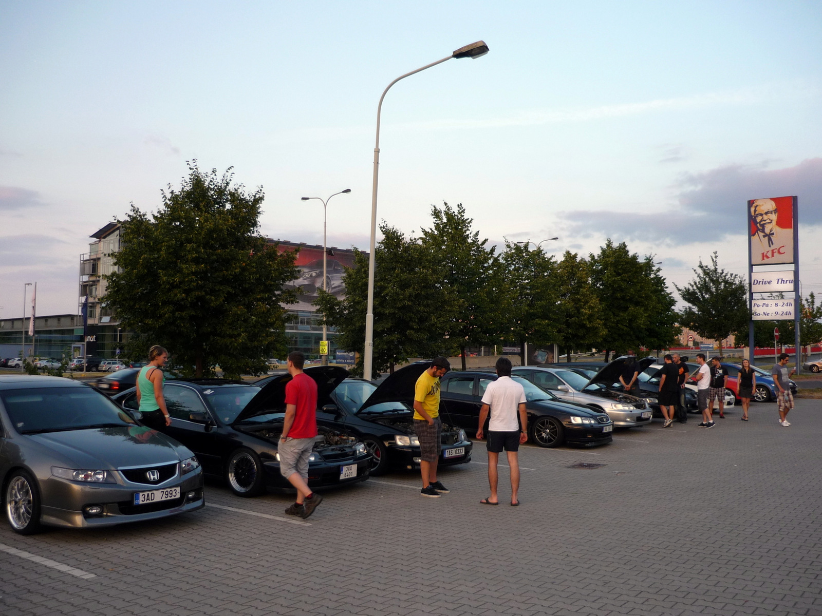28-28 - 18. 07. - praha - minimaxisraz chodov