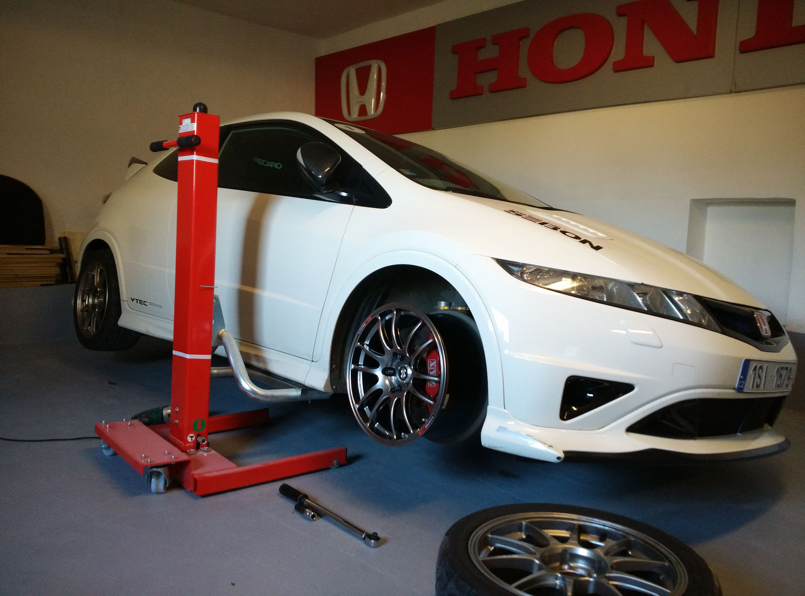 Konečně jsem dodělal gáráž