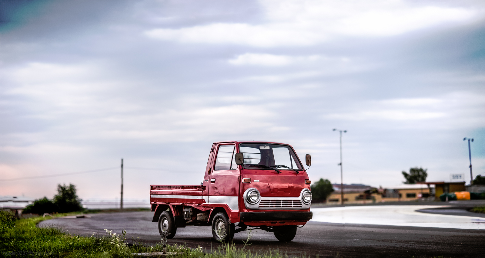 TN-ko na své dráze stojí sám, stojí sám ...