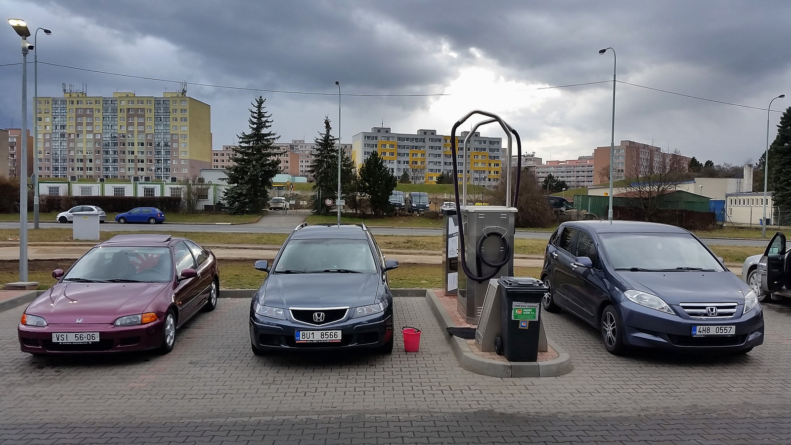 Hondy včera na Chodově ...