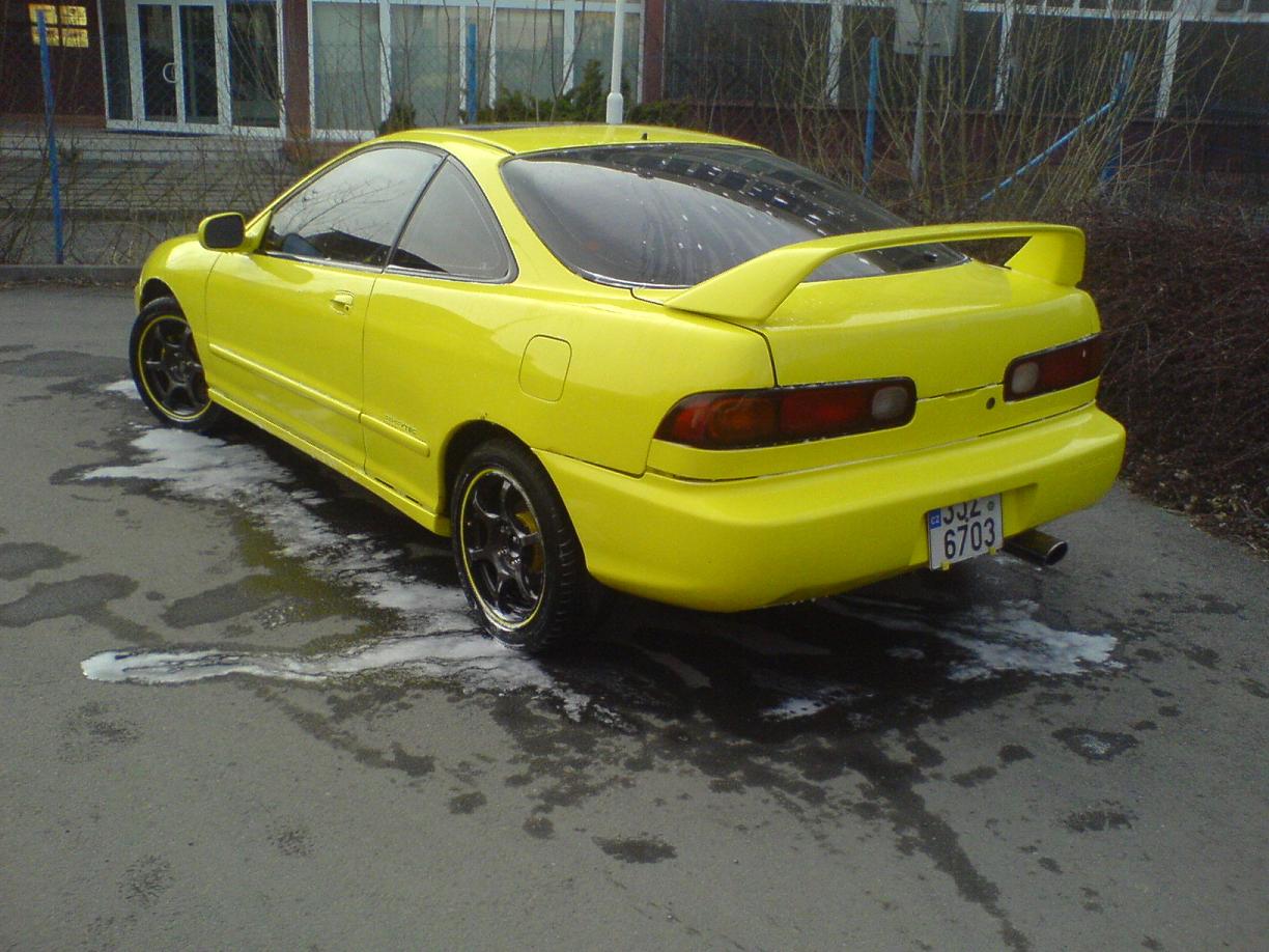 Okoupaná a přezutá. :-)