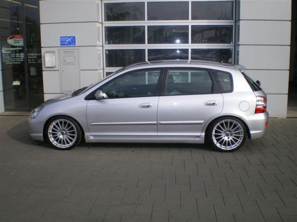 5D na 18" a 215/35/18  no pěkné!