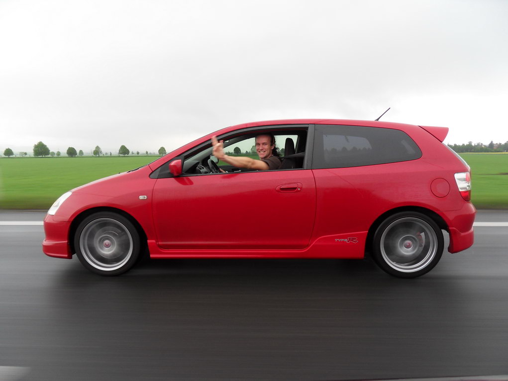 i ten hlupy shocker třa tu a tam ukazať