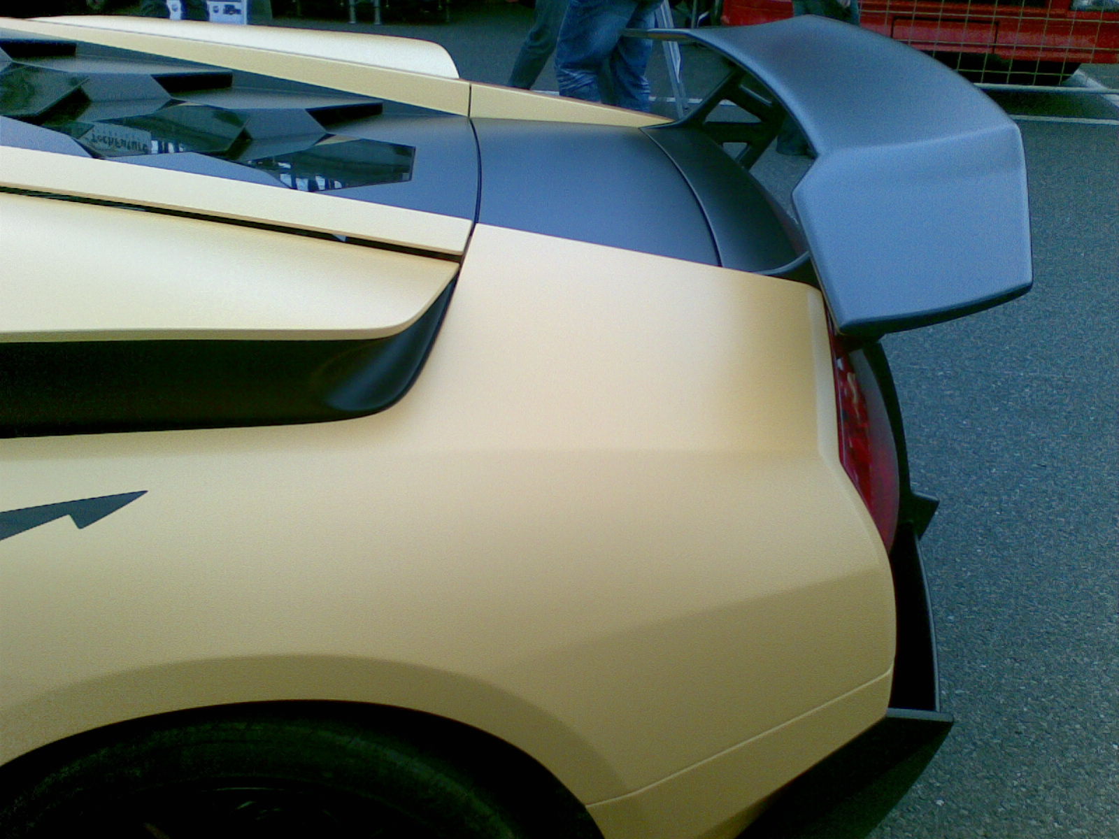 Čí je to křídlo? :-)