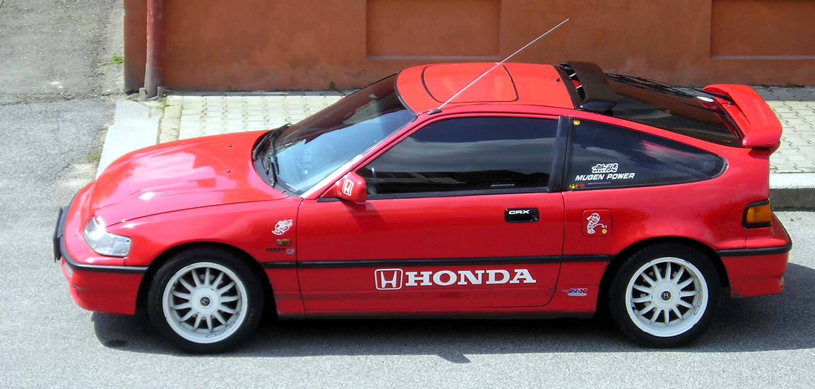 To ČERNÉ křídlo  není zase tak hrozné, ne?