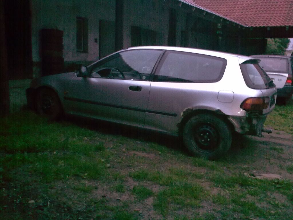 Dnes dojela Hondicka do karosarny :-)