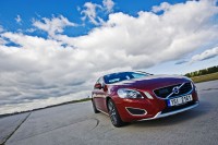 Volvo_S60_1.jpg